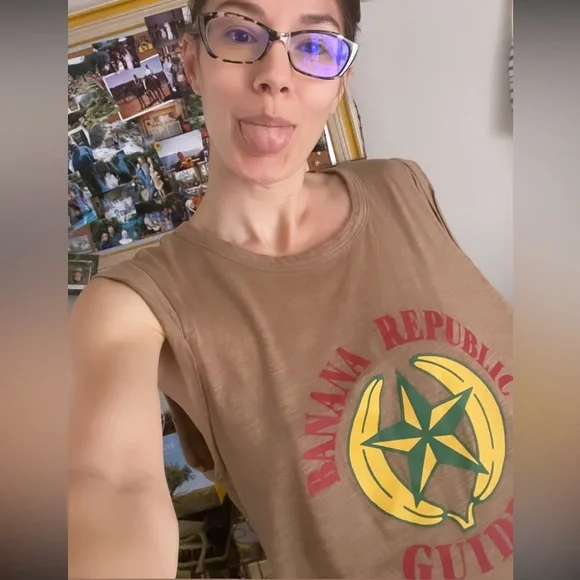 SOLD Banana Republic tee bananas & star logo collectible - Picture 5 of 6